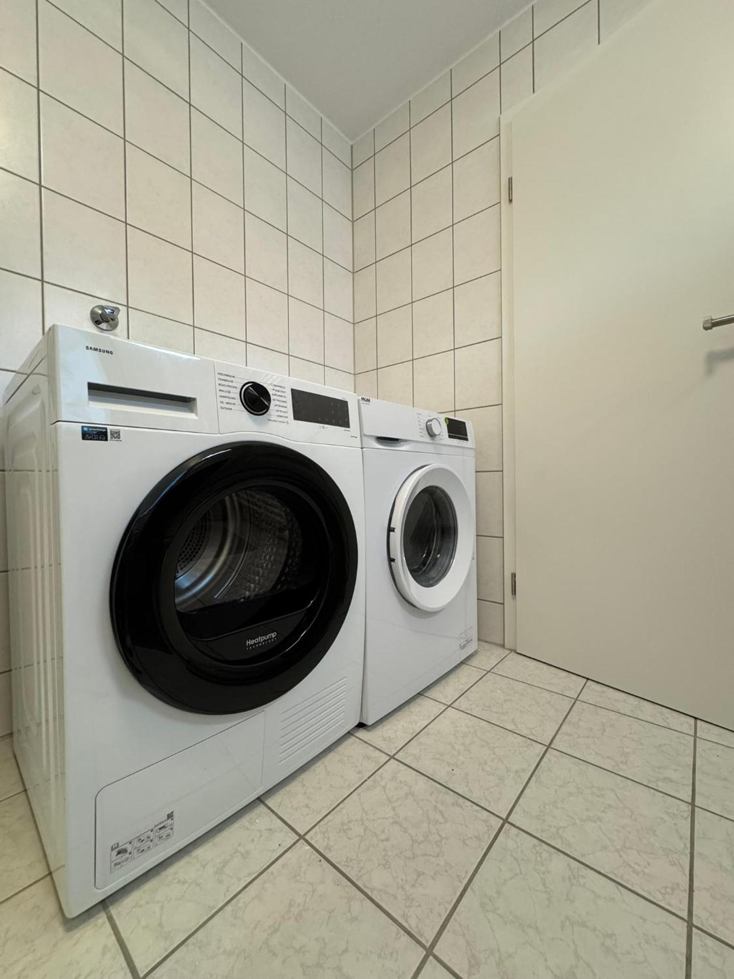 Goldcream Suites - Modern - Netflix - Free Parking Günzburg Exterior foto